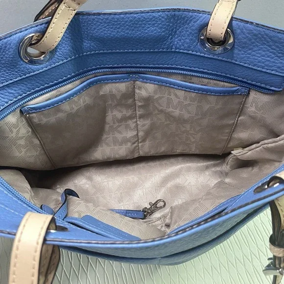 Michael Kors MK Designer Light Blue Leather Tote Hand Bag Purse Great Condition - Picture 16 of 16